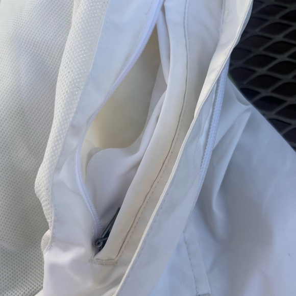 Eddie Bauer Woman’s Hooded Rain jacket-cream -color. Weatheredge line. size M - Picture 14 of 15